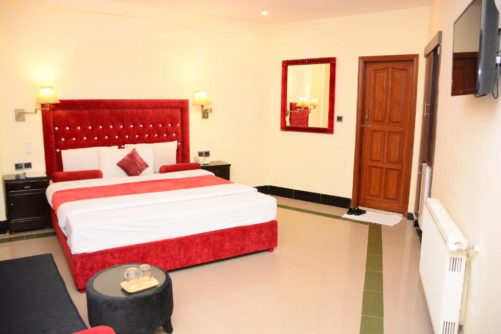 Move N Pick Hotel Murree