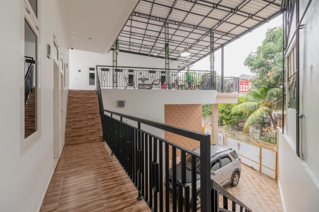 RedDoorz Syariah near Summarecon Mall Bekasi