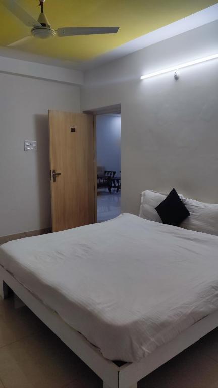 CYc 005 Udaya Elite Apartments photo