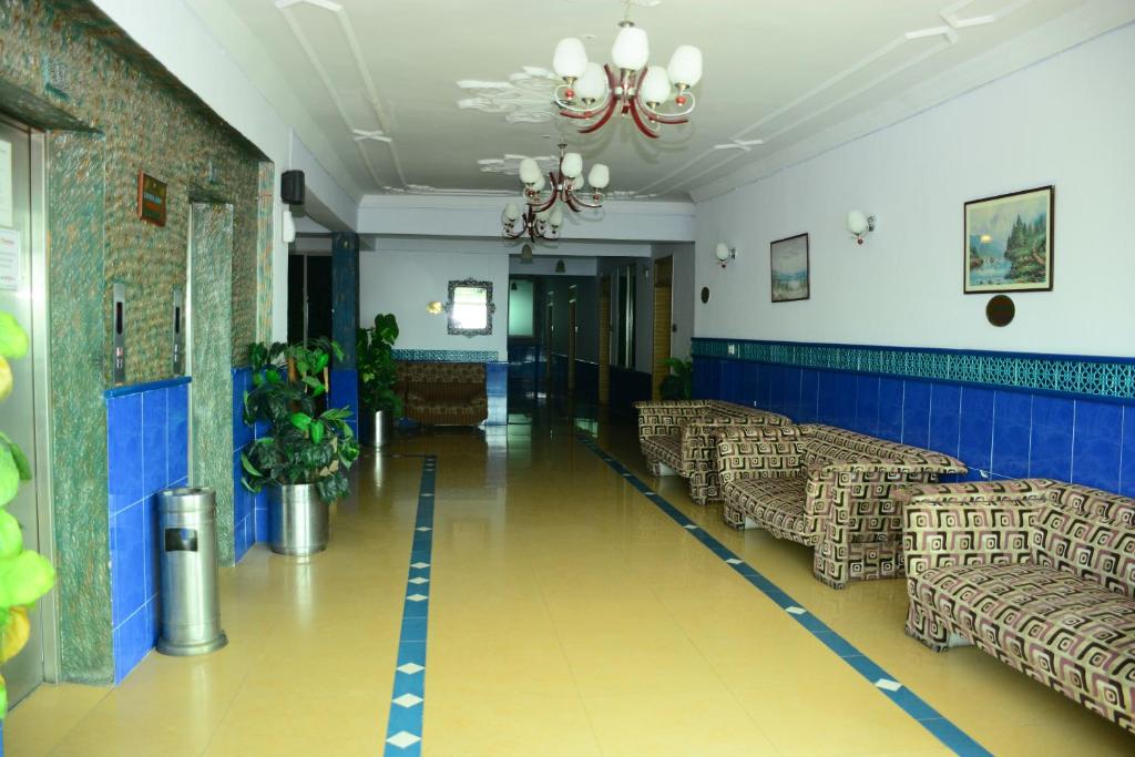 フロント・ロビー