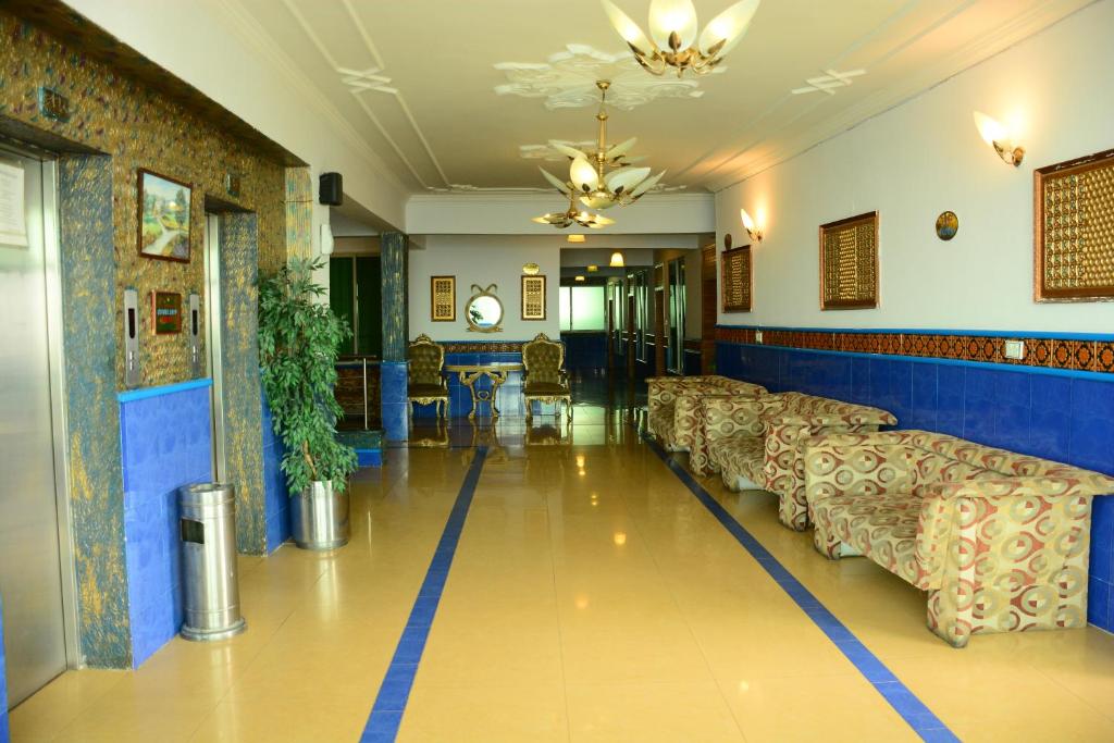 Move N Pick Hotel Murree フロント・ロビー