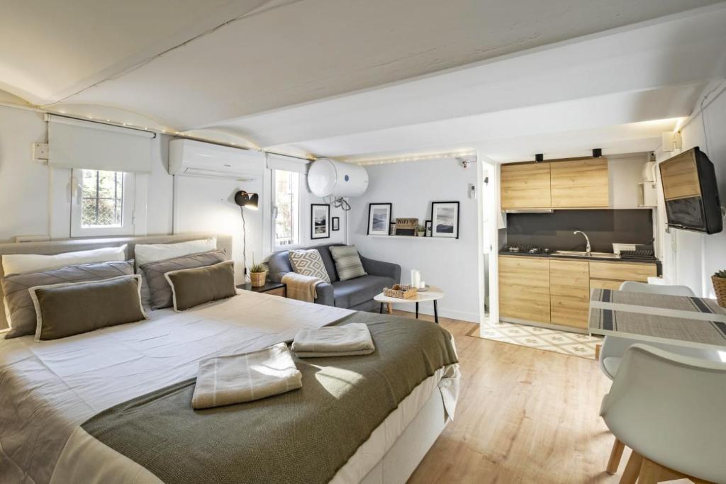 NEW Renovated COZY APPARTMENT CENTRIC - 4