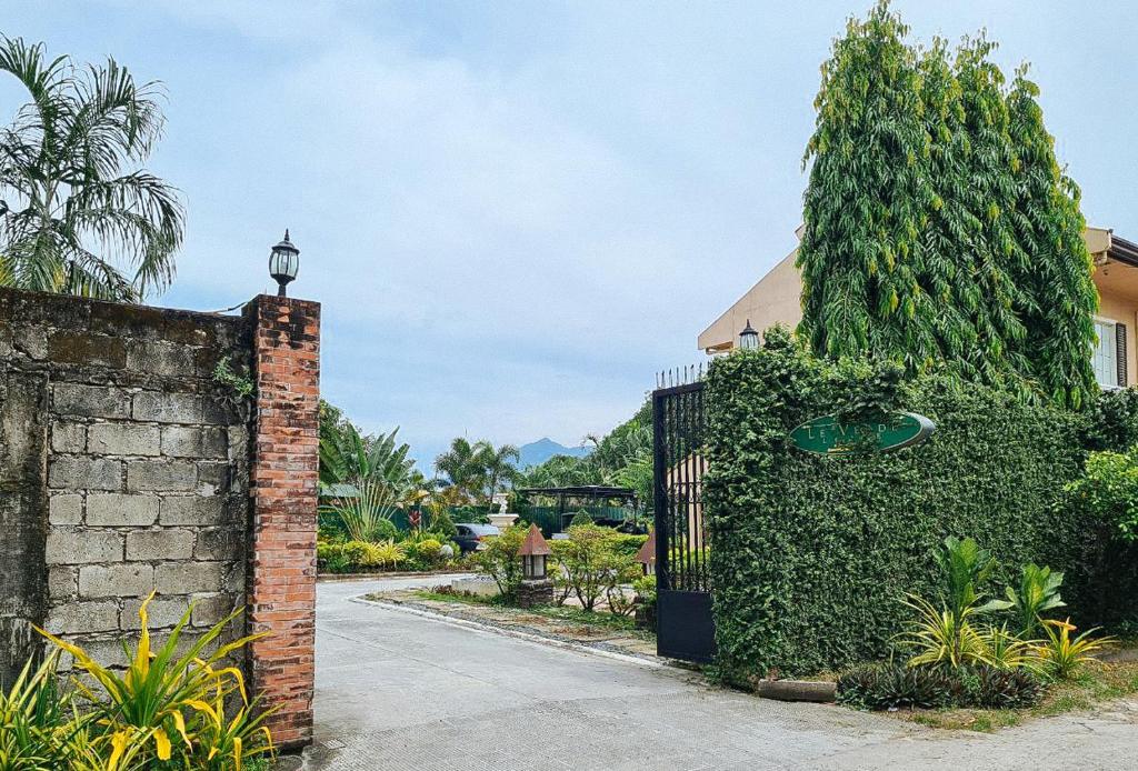 RedDoorz @ Le Verde Lodge Pampanga photo