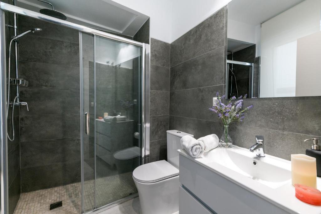 Apartamentos RG Suites Plaza del Salvador photo