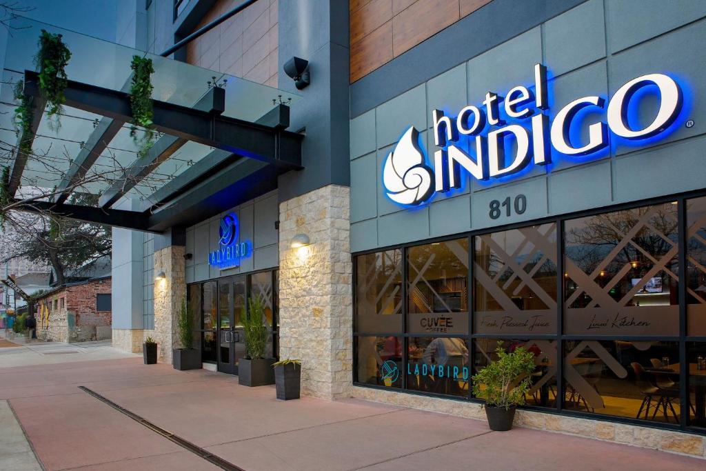 Hotel Indigo Austin Downtown photo