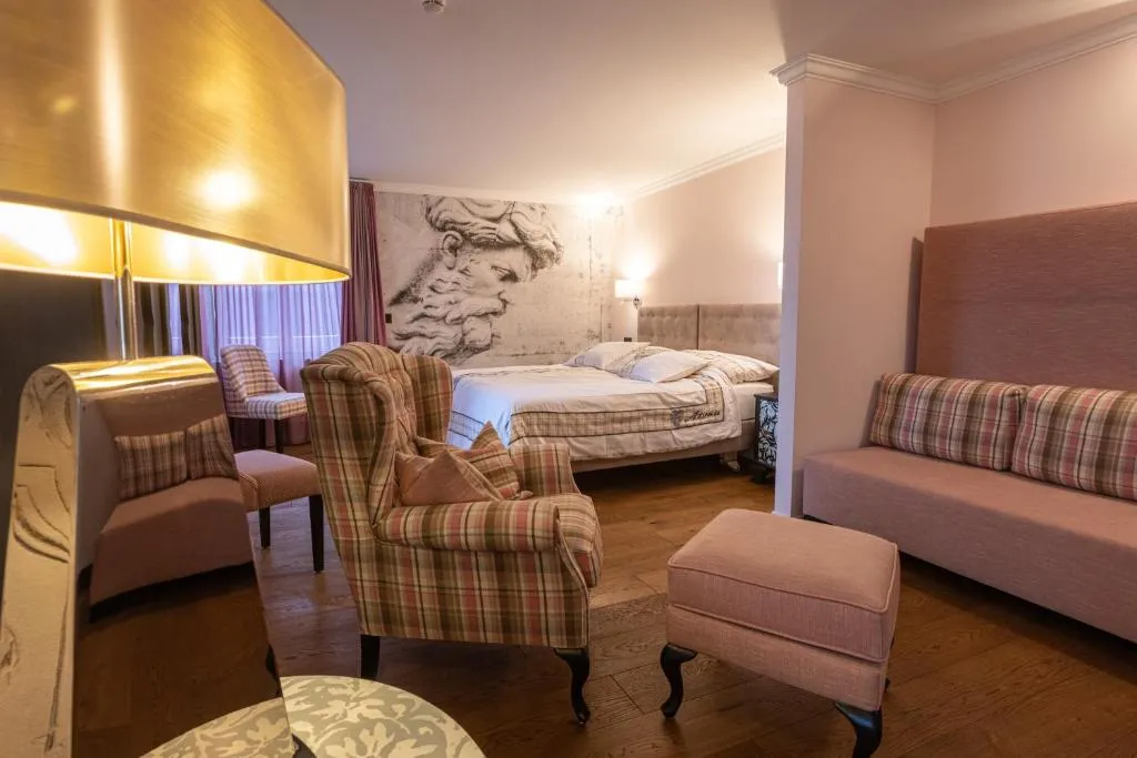 Home Hotel Arosa, hotel v destinaci Arosa