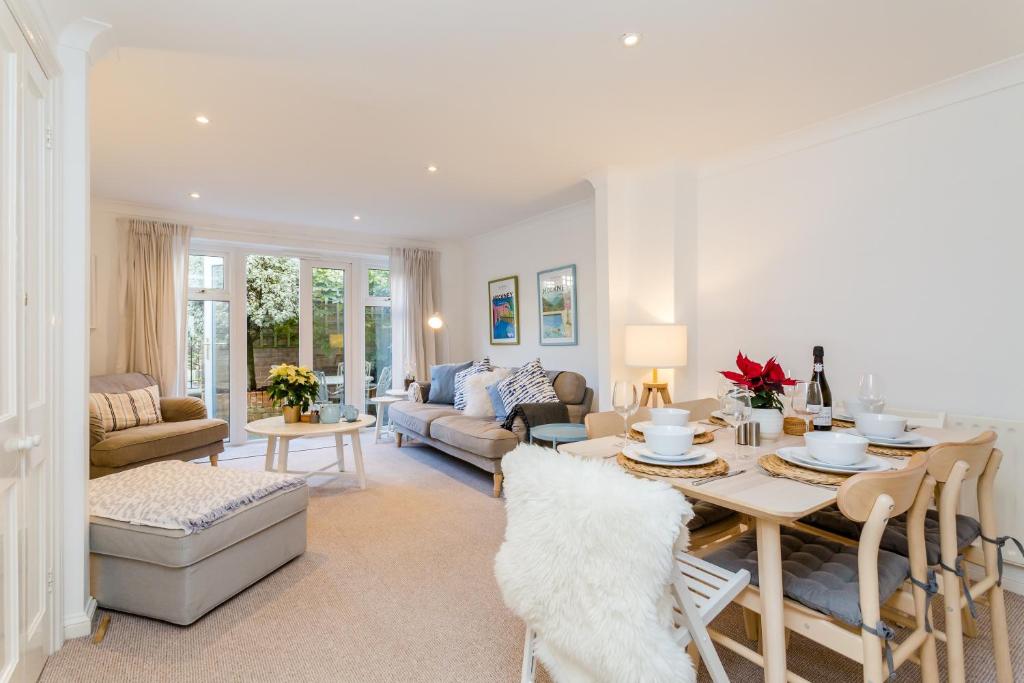 3BR Central Patio Home with Parking, Brighton and Hove