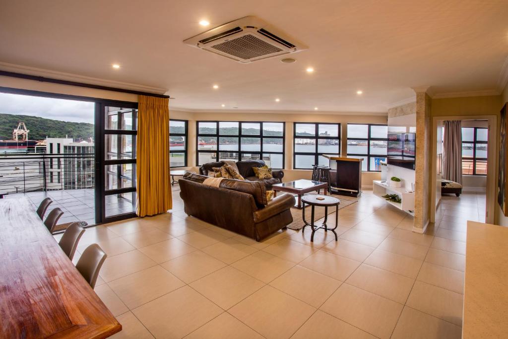 Stay at The Point - Peaceful Plentiful Penthouse photo