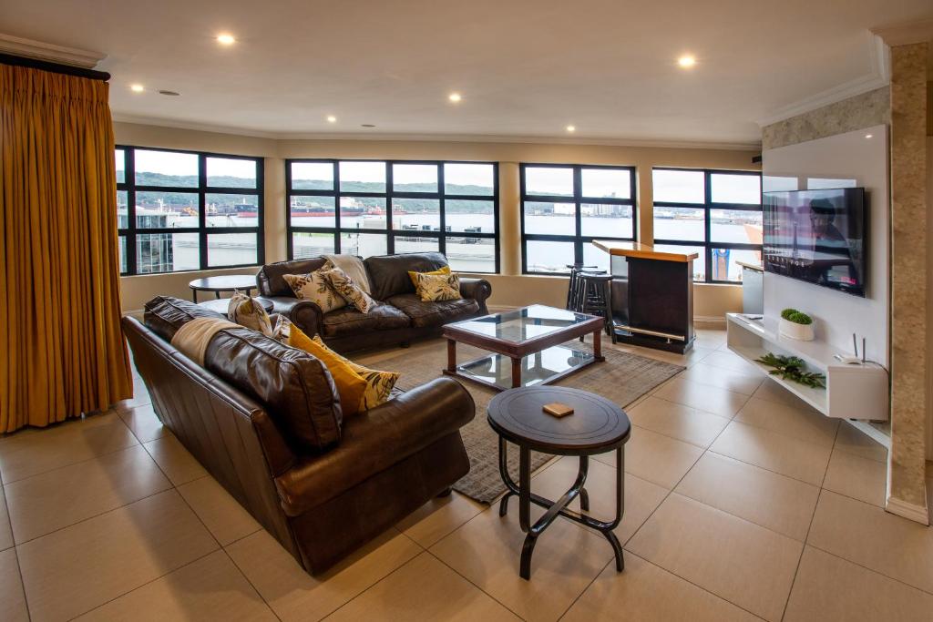 Stay at The Point - Peaceful Plentiful Penthouse — Hotel in Durban