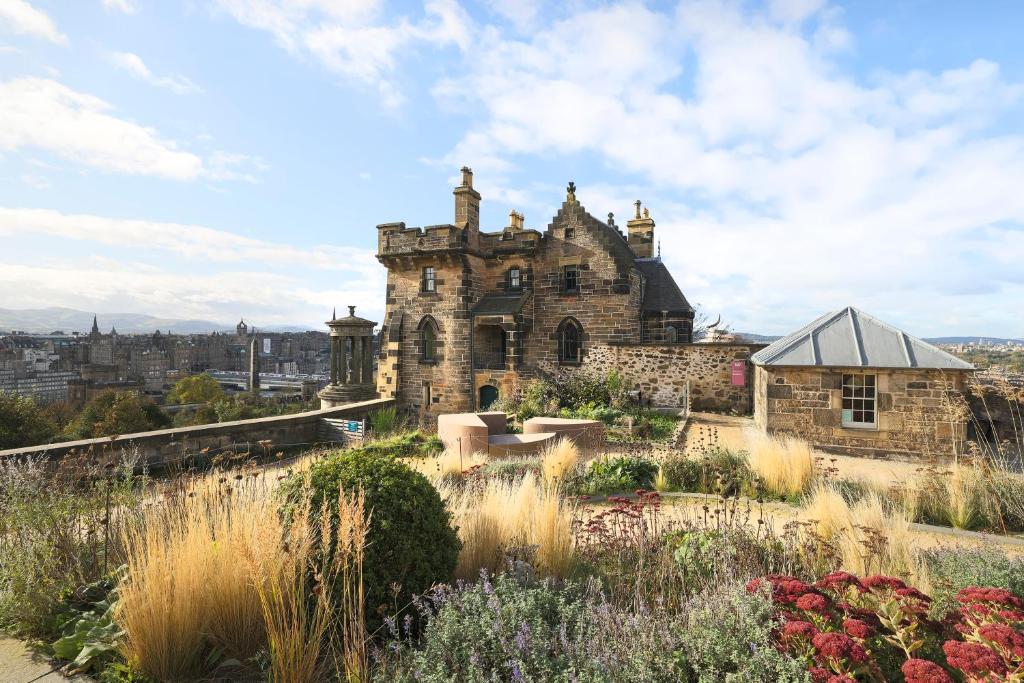 JOIVY Observatory House & Apartment, Edinburgh