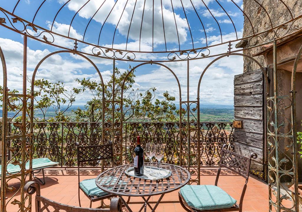 Sotto il Sole di Cortona - 1