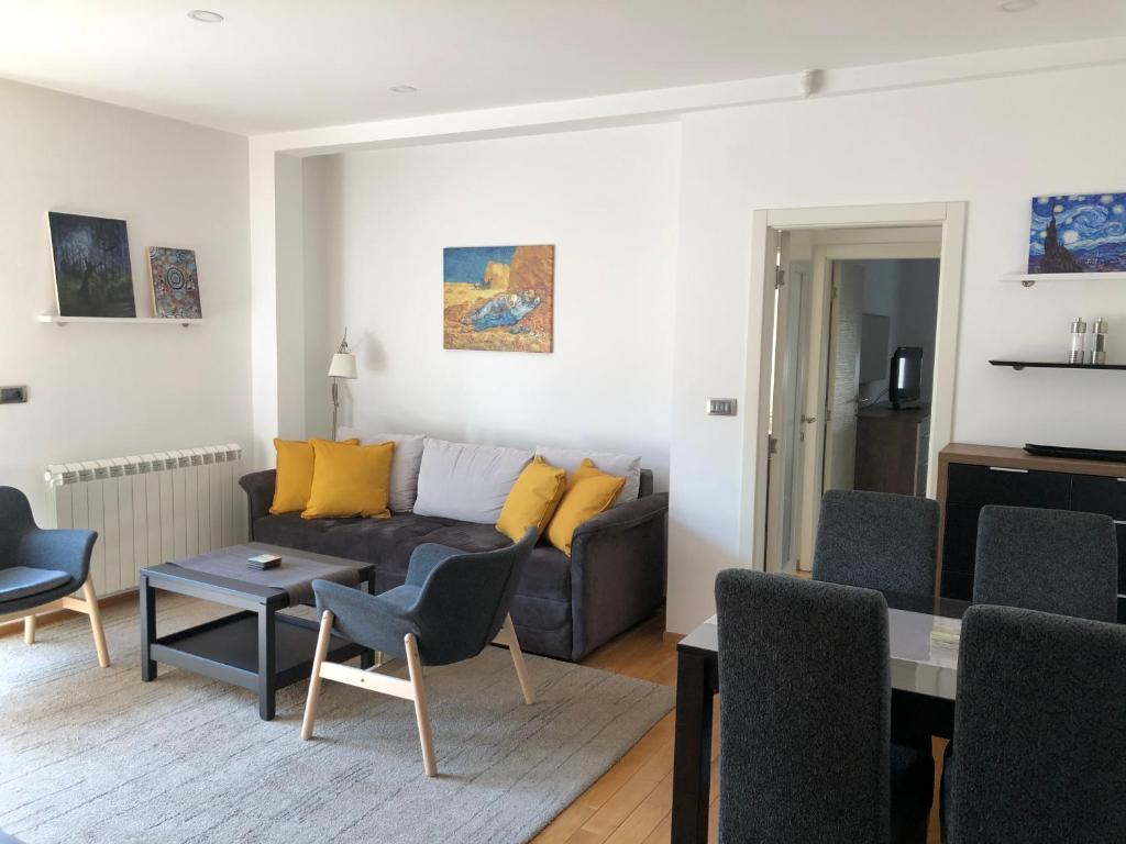 Modern 1 Bed Apartment, near shopping mall Stadion - 1