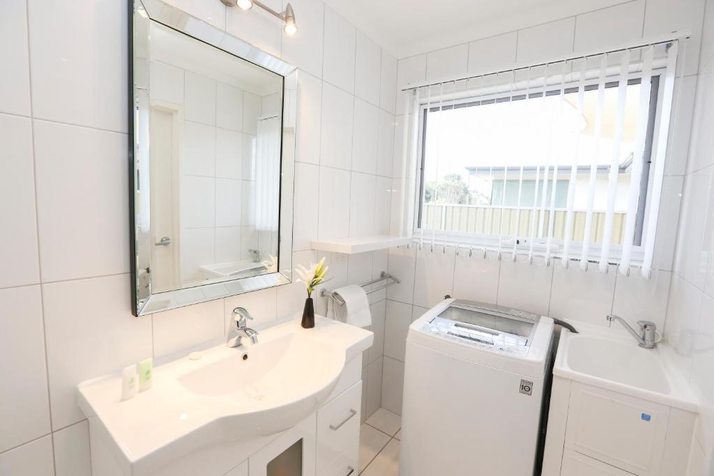 112 Olive Holiday - Business Units photo