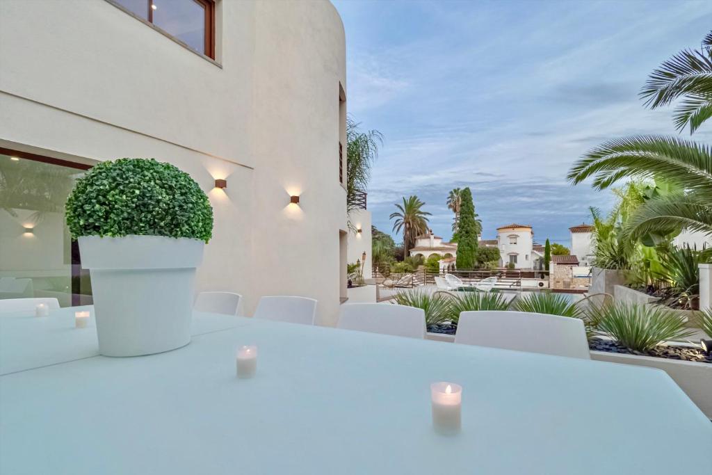 Villa N15 en plein cœur de la Marina, proche de Rosas, Costa Brava - 3