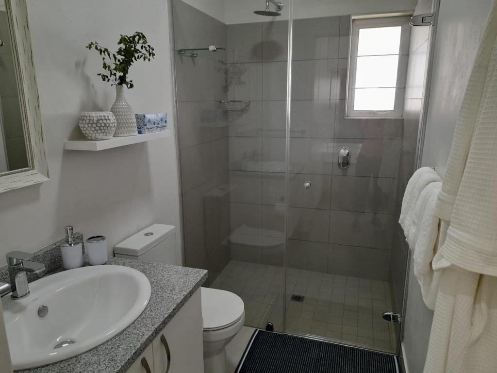 Kent Manor Guest Suites photo