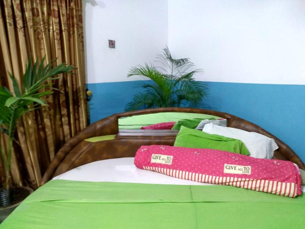 Elizz guest house photo