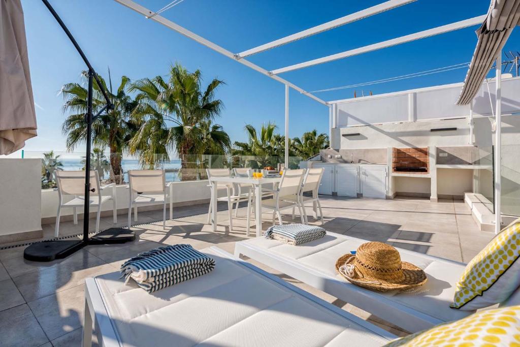 Miguel Beach Apartment in Malaga by Solaga Holiday Homes - 2