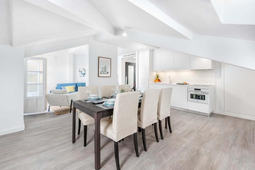 Merced Suites in Malaga by Solaga Holiday Homes - 4