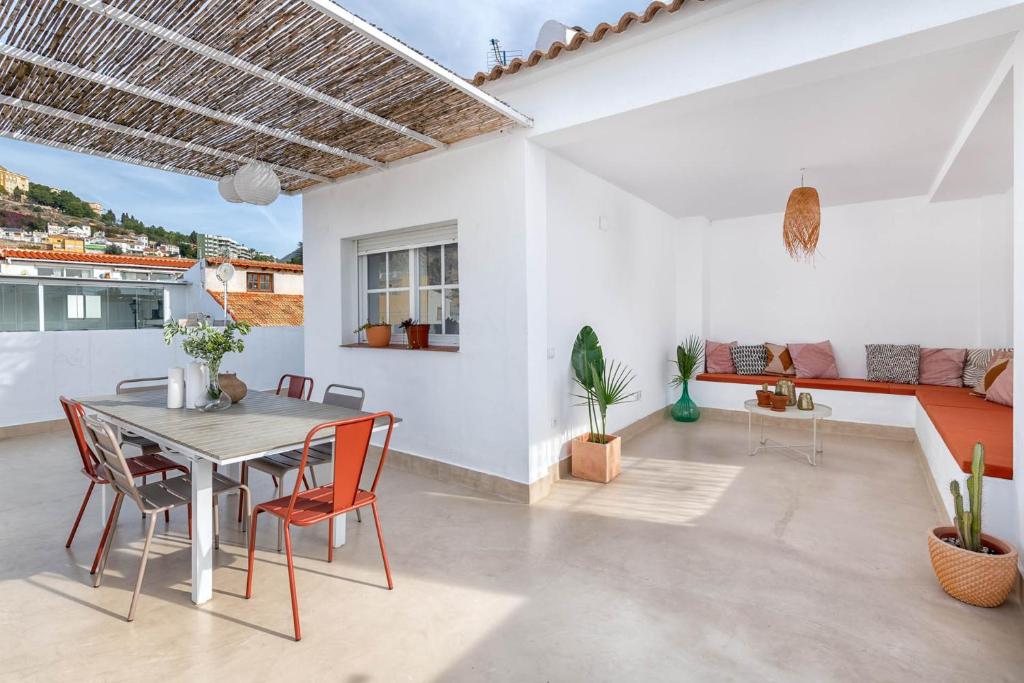 Chuita Beach House in Malaga by Solaga Holiday Homes - 3