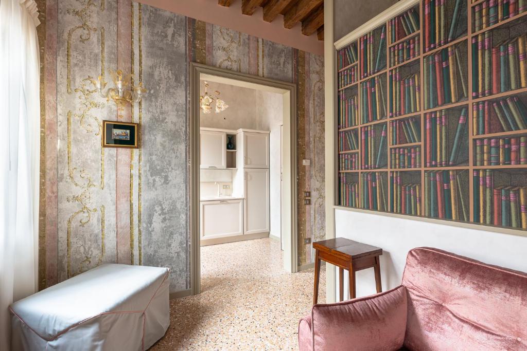Ca' Cappello Venice Apartment 1 with Canal View - 4