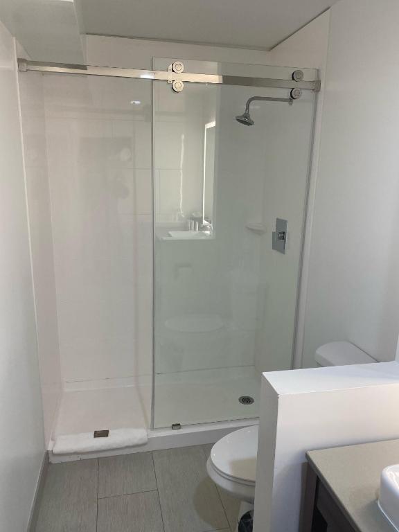 Ramada By Wyndham Vallejo Near Six Flags Discovery Kingdom Photo 4