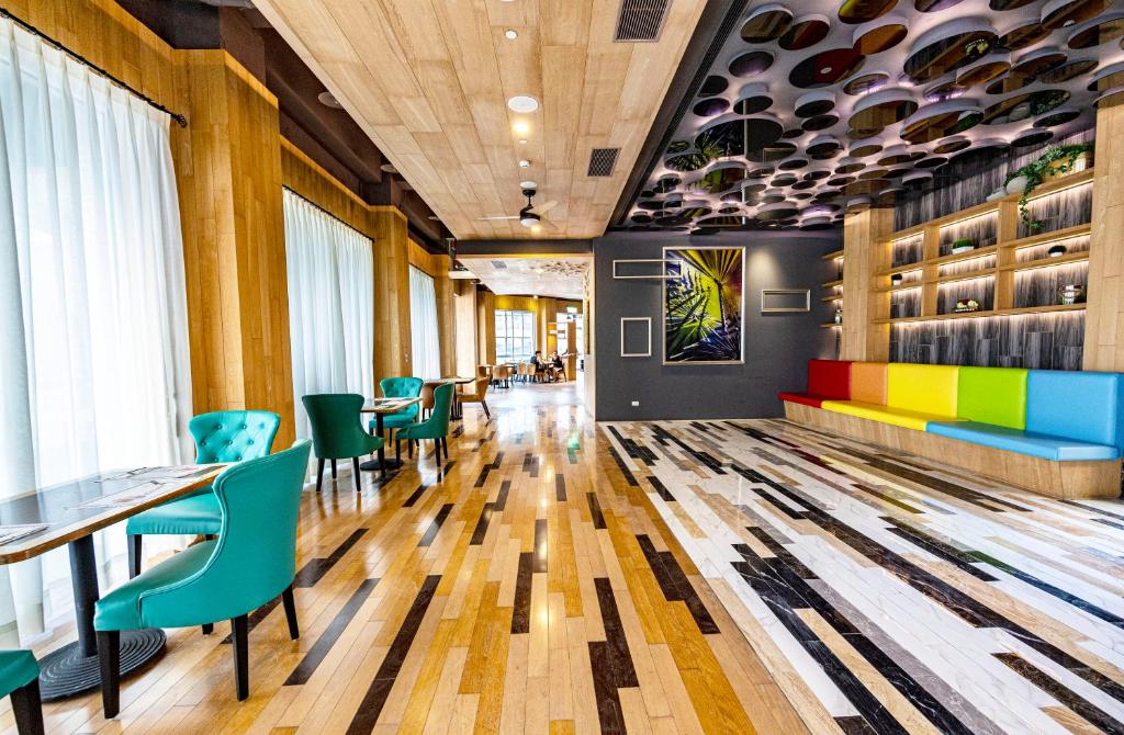 Bar/lounge, Kenting Long Beach Hotel in Kenting