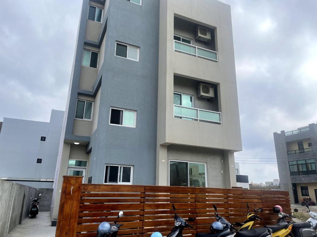 海貓行旅 LofiRily, Magong