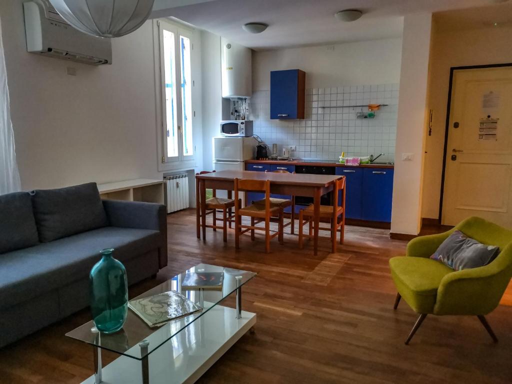 Dorsoduro Venice Apartment - 2