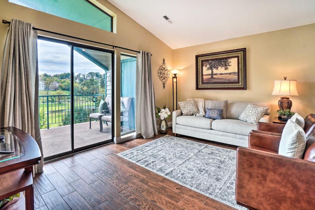 Branson Condo on Golf Course Community Pool!, Branson