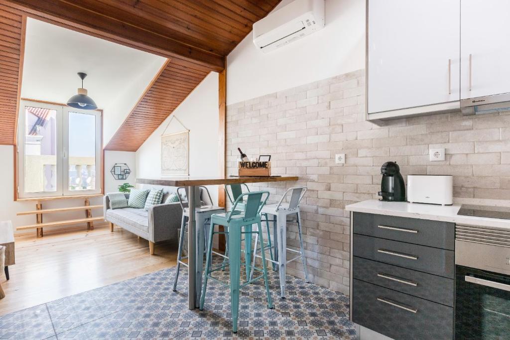 Superb Apartments Overlooking Graca in Lisbon — Hotel in Lisbon