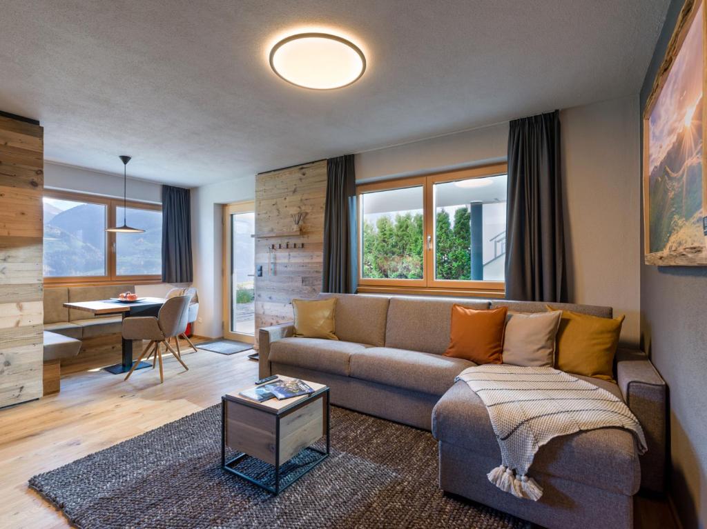 Van's Place, Luxury Apartment - 3