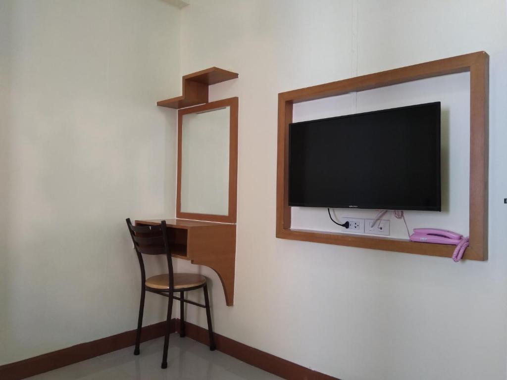 Shared lounge/TV area