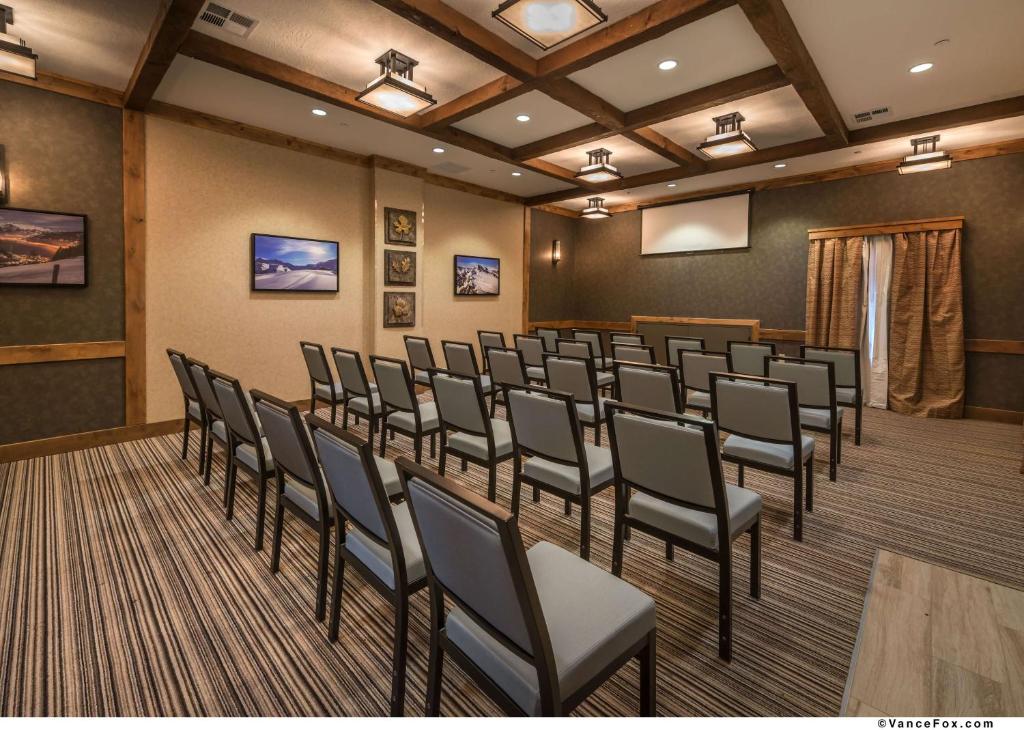 Best Western Premier Brian Head Hotel & Spa Photo 36