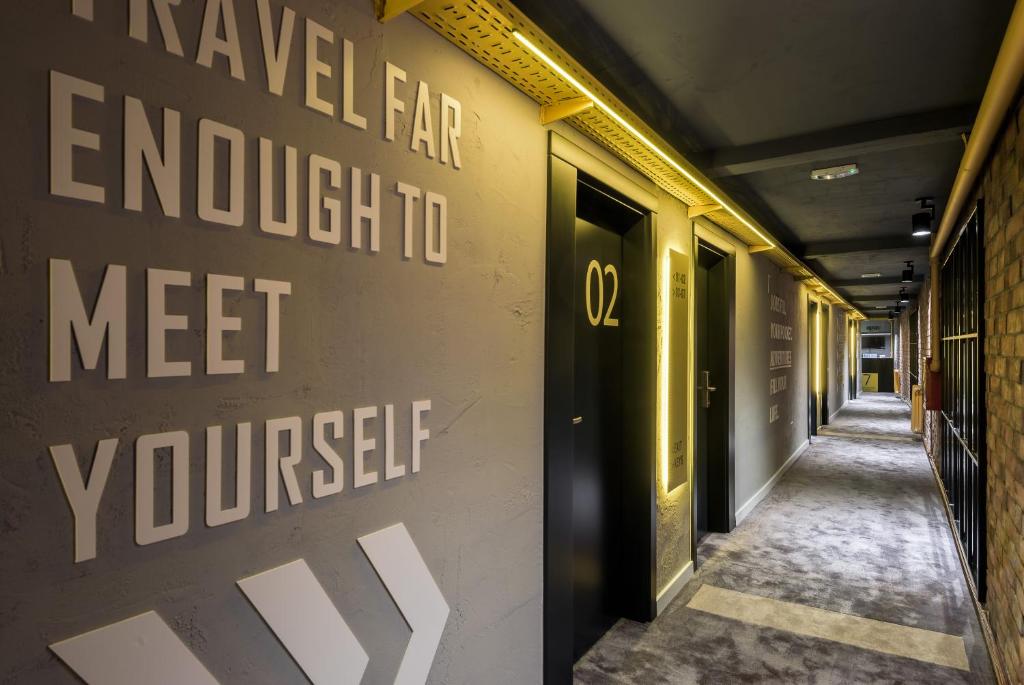 7 Rooms Suites photo