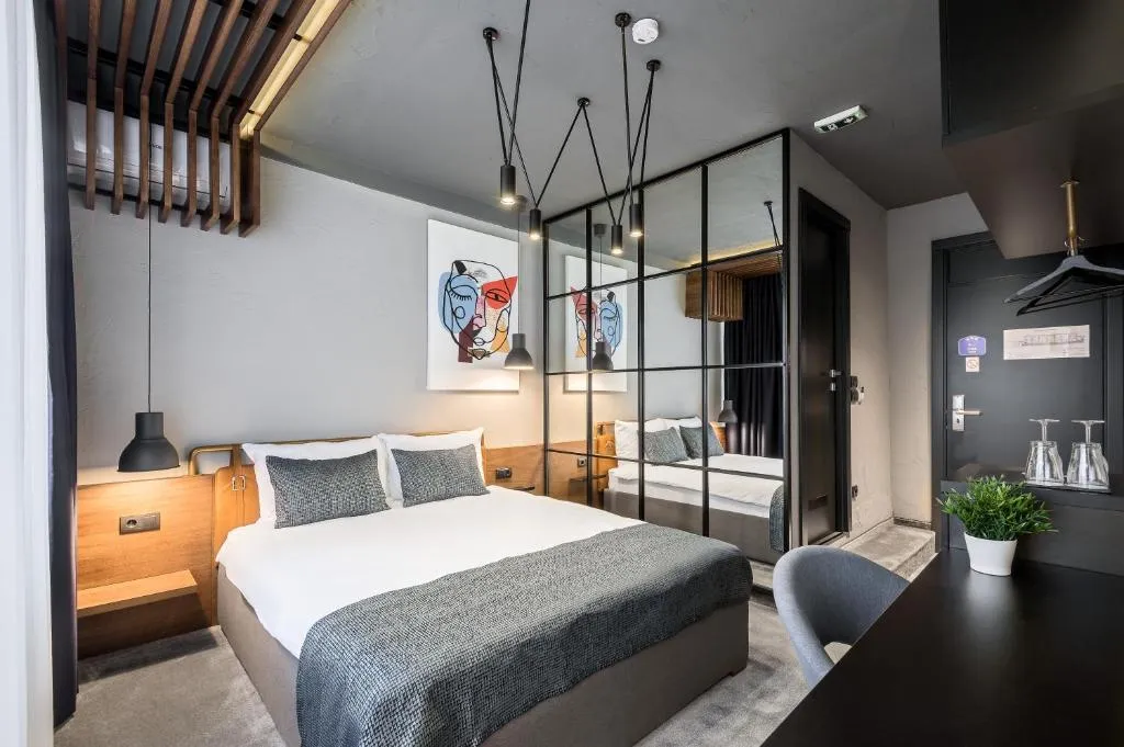 7 Rooms Suites, hotel in Belgrade