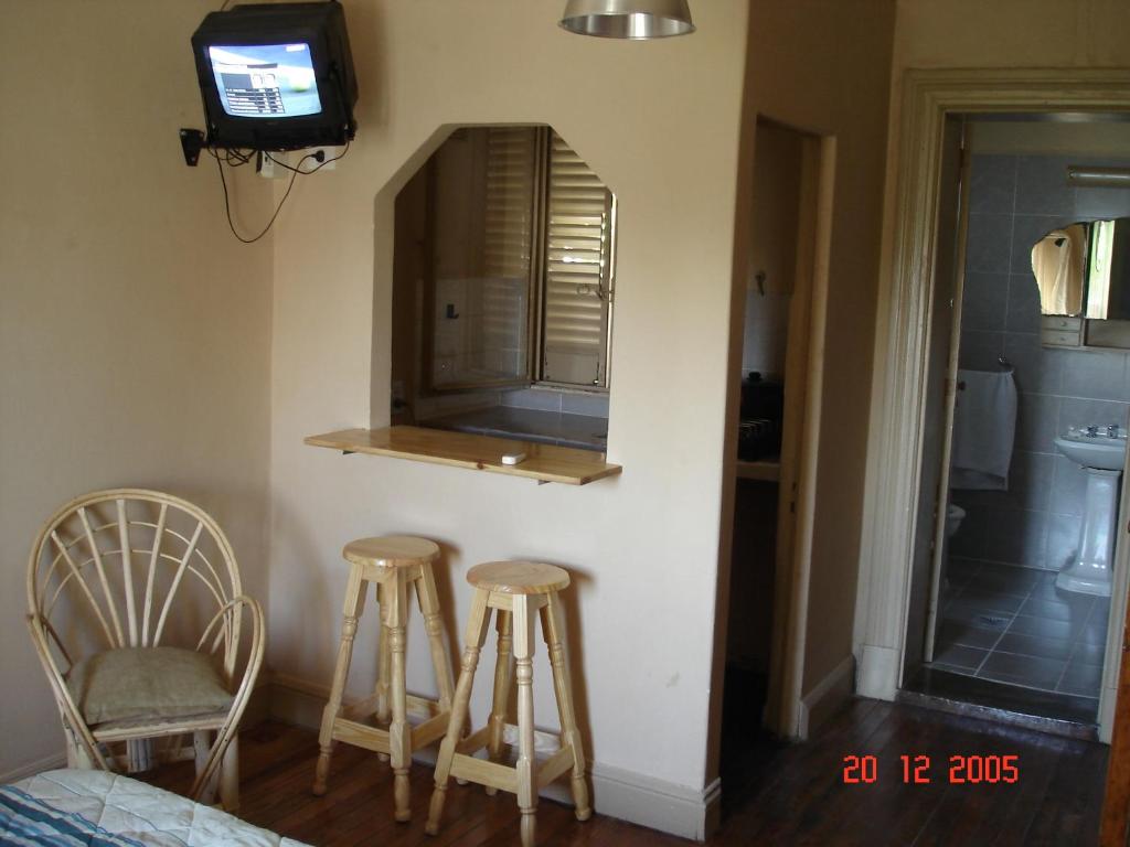 Hotel De La Rue photo