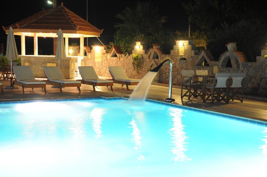 Evalia Apartments — Basen in Hersonissos