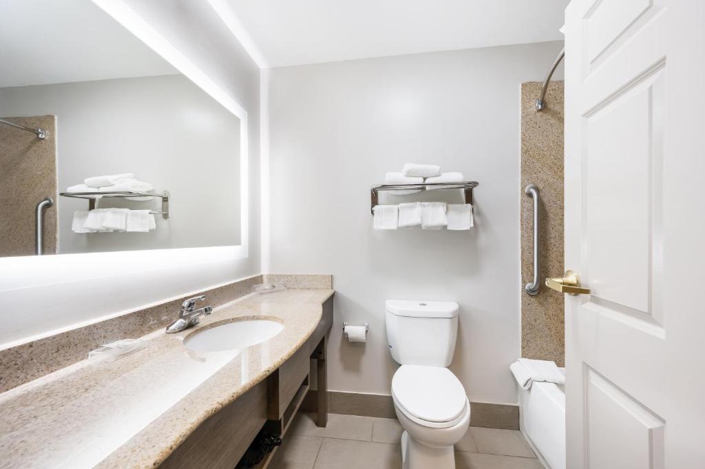 Red Roof PLUS+ & Suites Birmingham – Bessemer photo