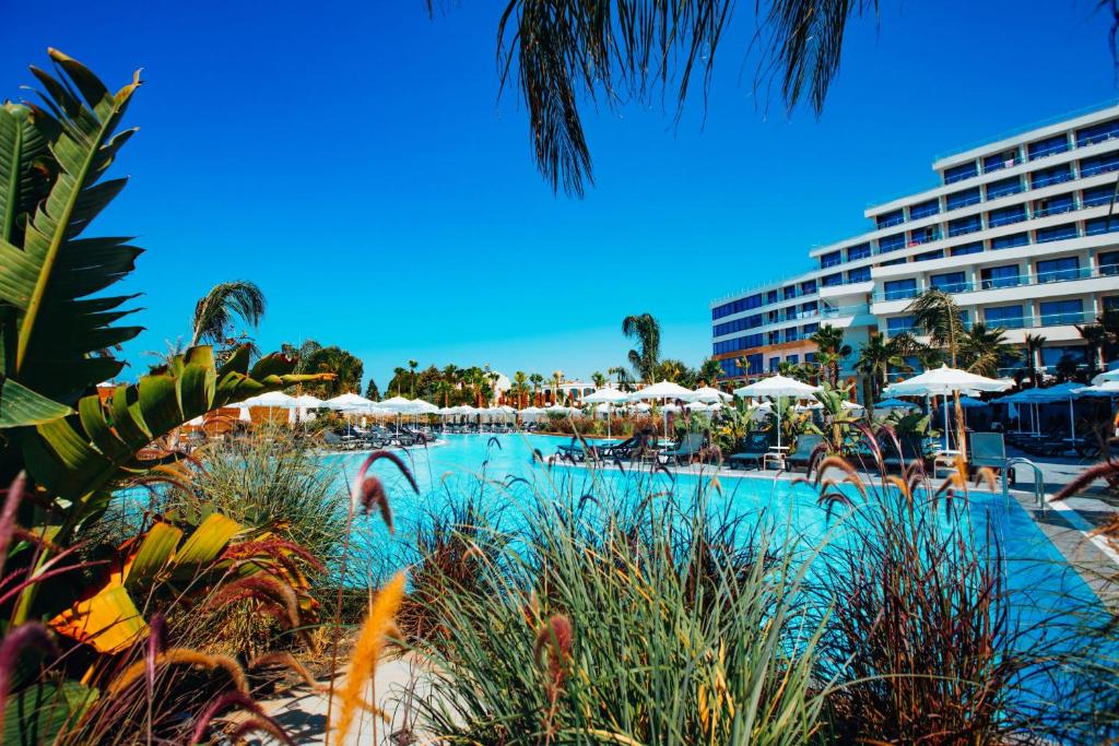 Alarcha Hotels & Resort - All Inclusive — Swimming pool in Manavgat