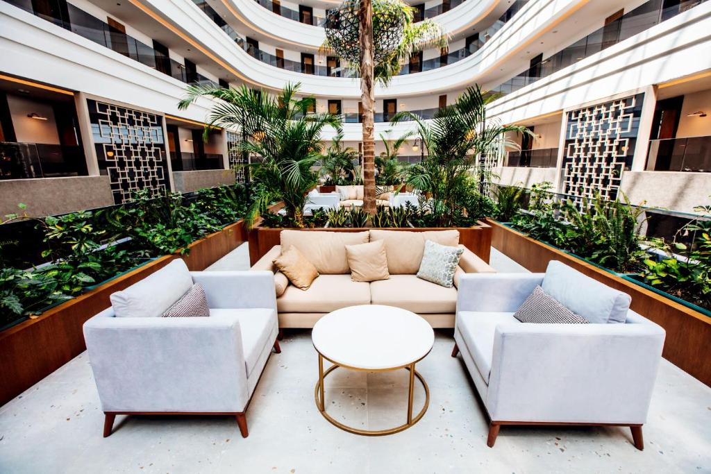 Alarcha Hotels & Resort - All Inclusive — Hotel building in Manavgat