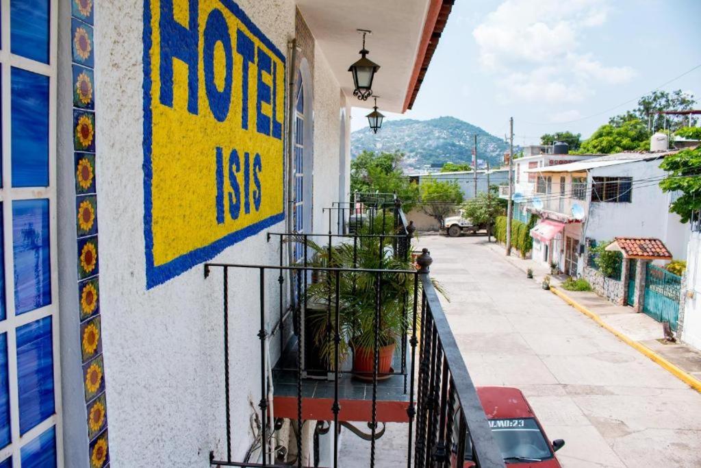 Hotel Isis photo