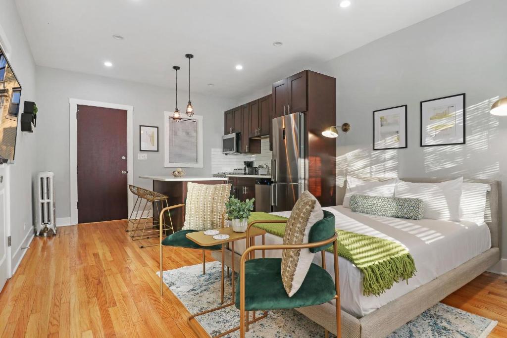 Alluring Portage Park Studio Apt close to Shops - Leland 1N — Hotel in Chicago (IL)