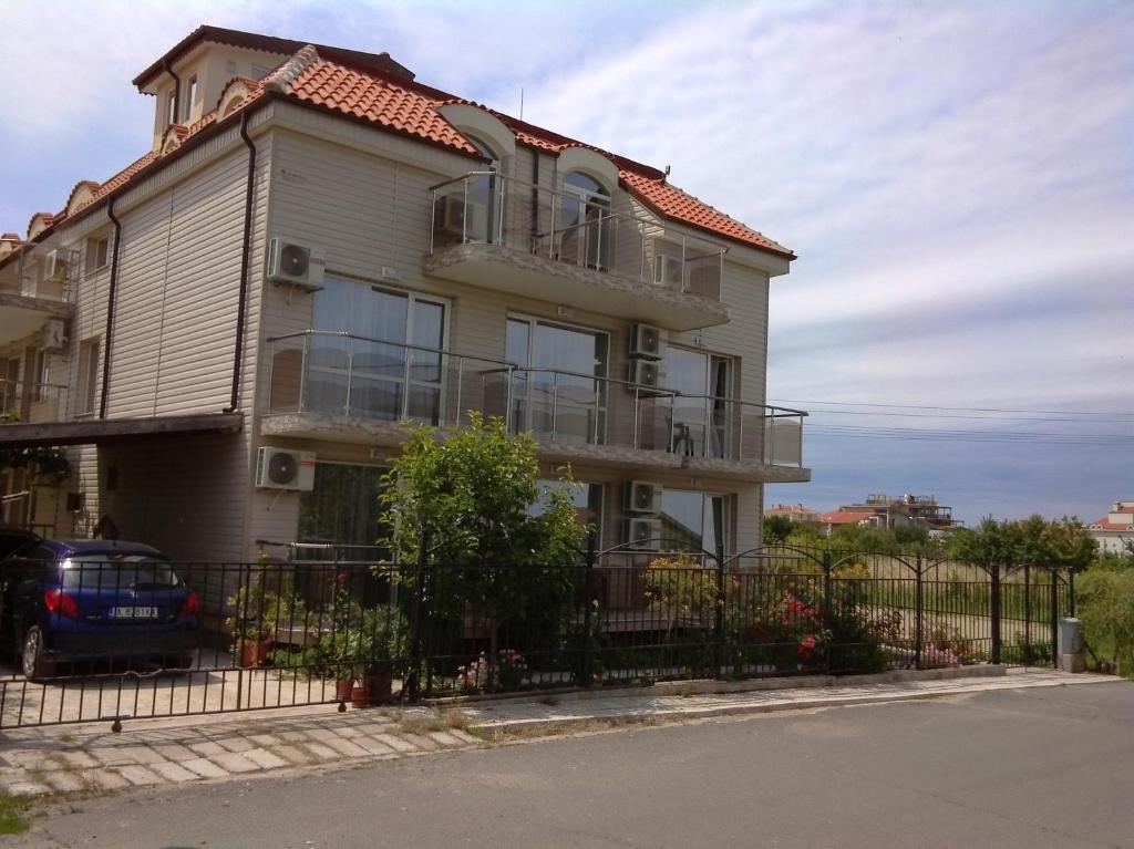 Morska Zvezda Guest House — Hotel in Chernomorets