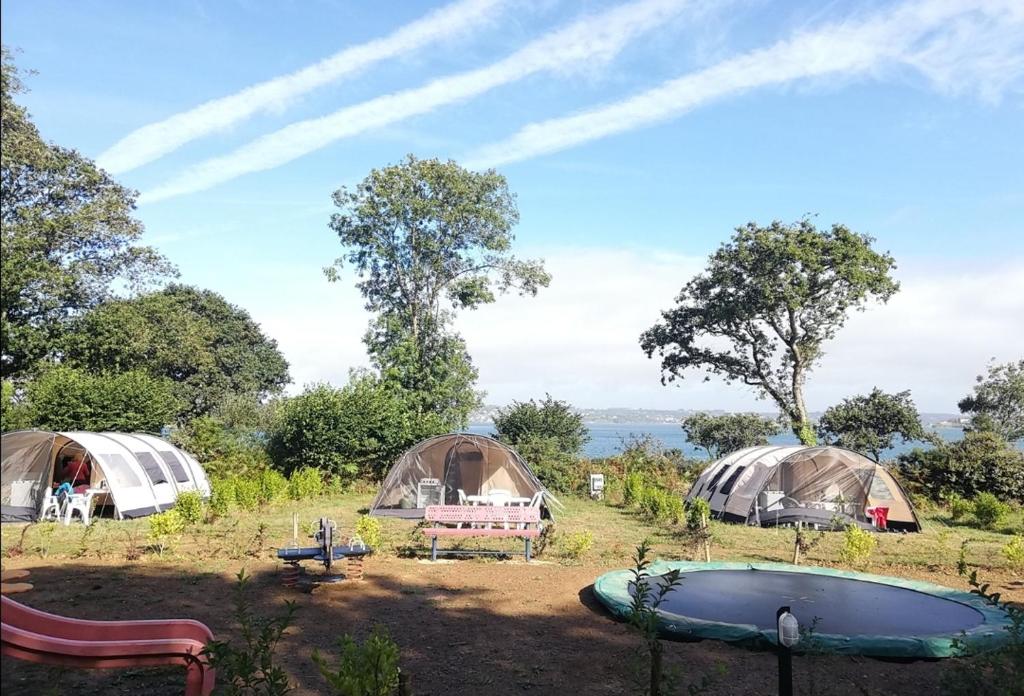 Camping Les Pieds Dans L'eau Pratmeur 29160 Crozon