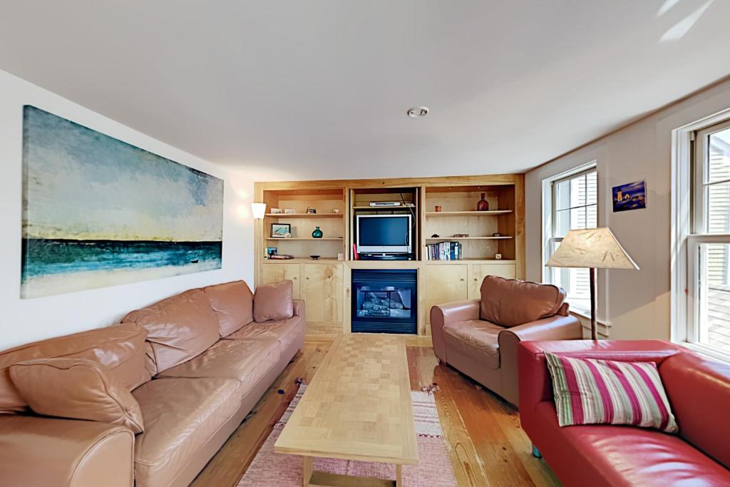 Cape Point Escape, Provincetown