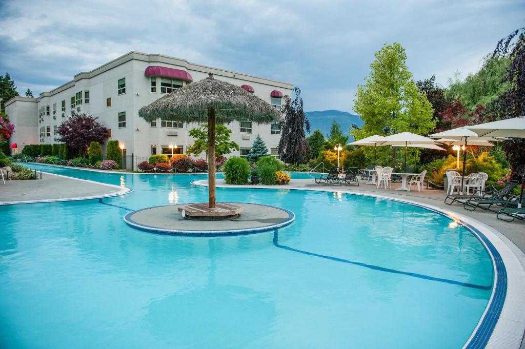 Hilltop Inn - Salmon Arm photo