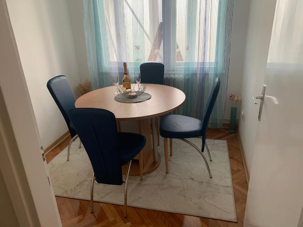 Apartman MATEJ 1 — Hotel in Nis