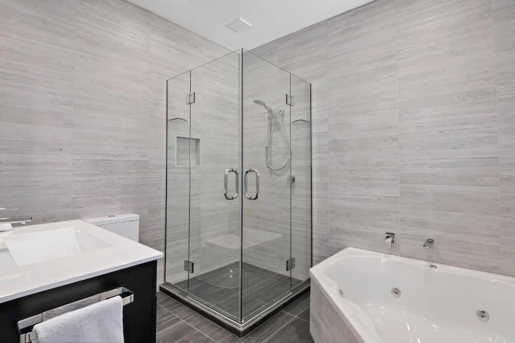 Grand Suites Murchison photo