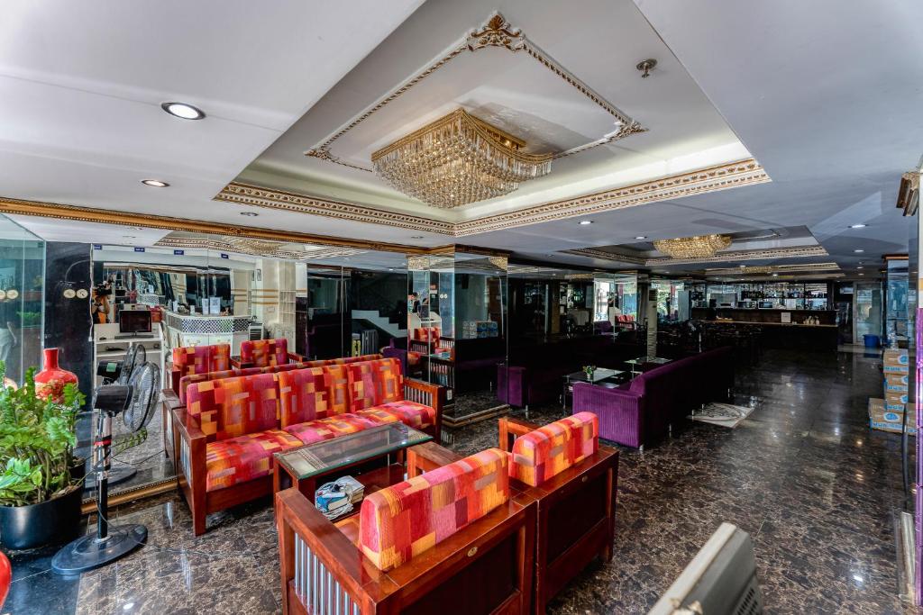 Happyland Hotel