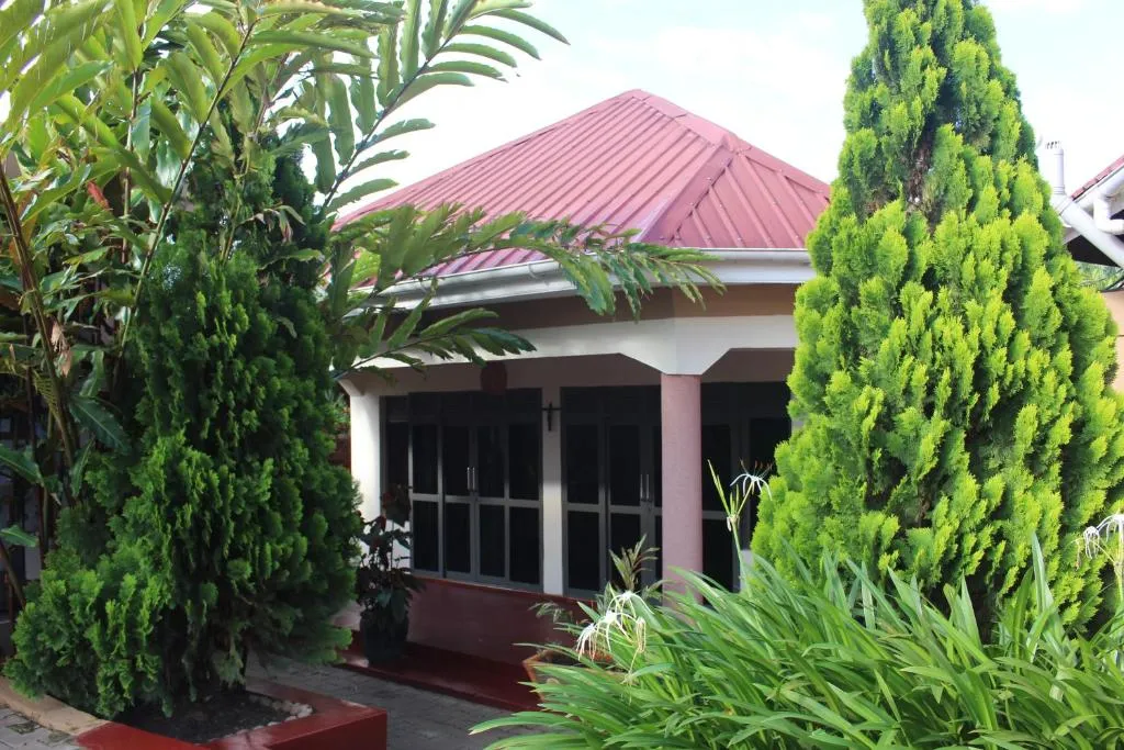 Montane Safaris Hotel, hotel in Fort Portal